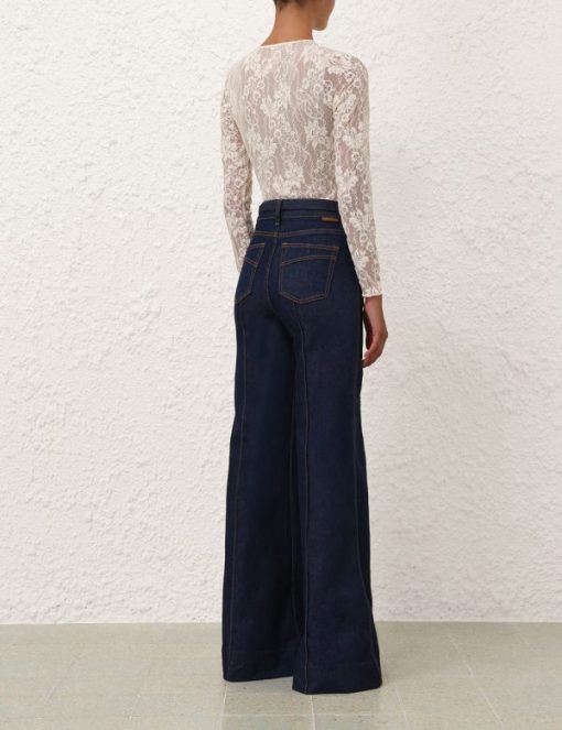 Attireunited.shopf27a35a3c8 4